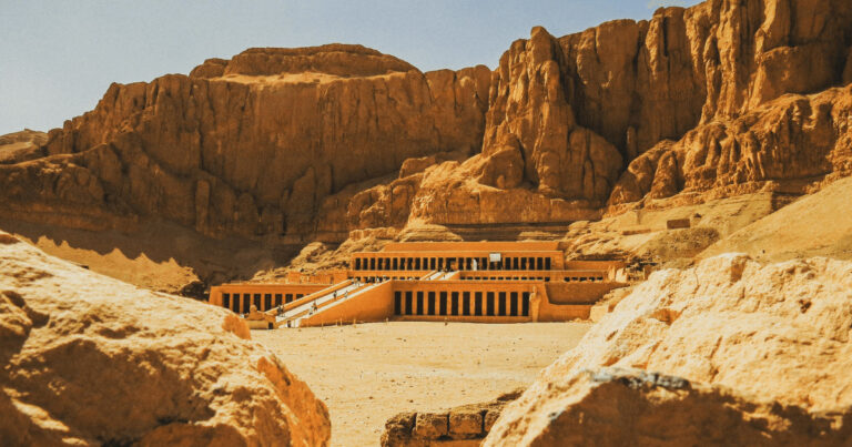 Cairo Pyramids Guide: The Complete 2026 Guide to Giza & Cairo