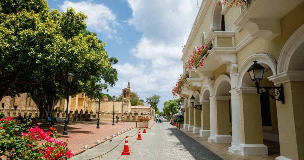 Colonial streets and colorful buildings in Santo Domingo, the cultural heart of the Dominican Republic.