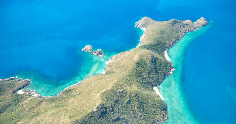 Romantic places to visit on a Dominican Republic honeymoon along tropical coastline